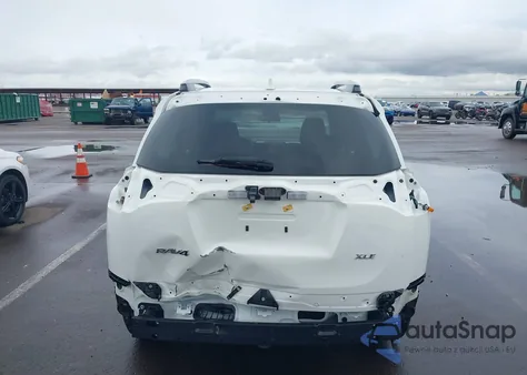 2017 Toyota Rav4 Xle z USA, uszkodzony, nr VIN JTMWFREV9HJ707623